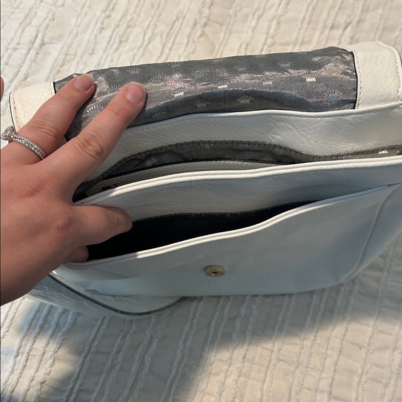 Juicy Couture White Bag with Gold Detail - Picture 6 of 9